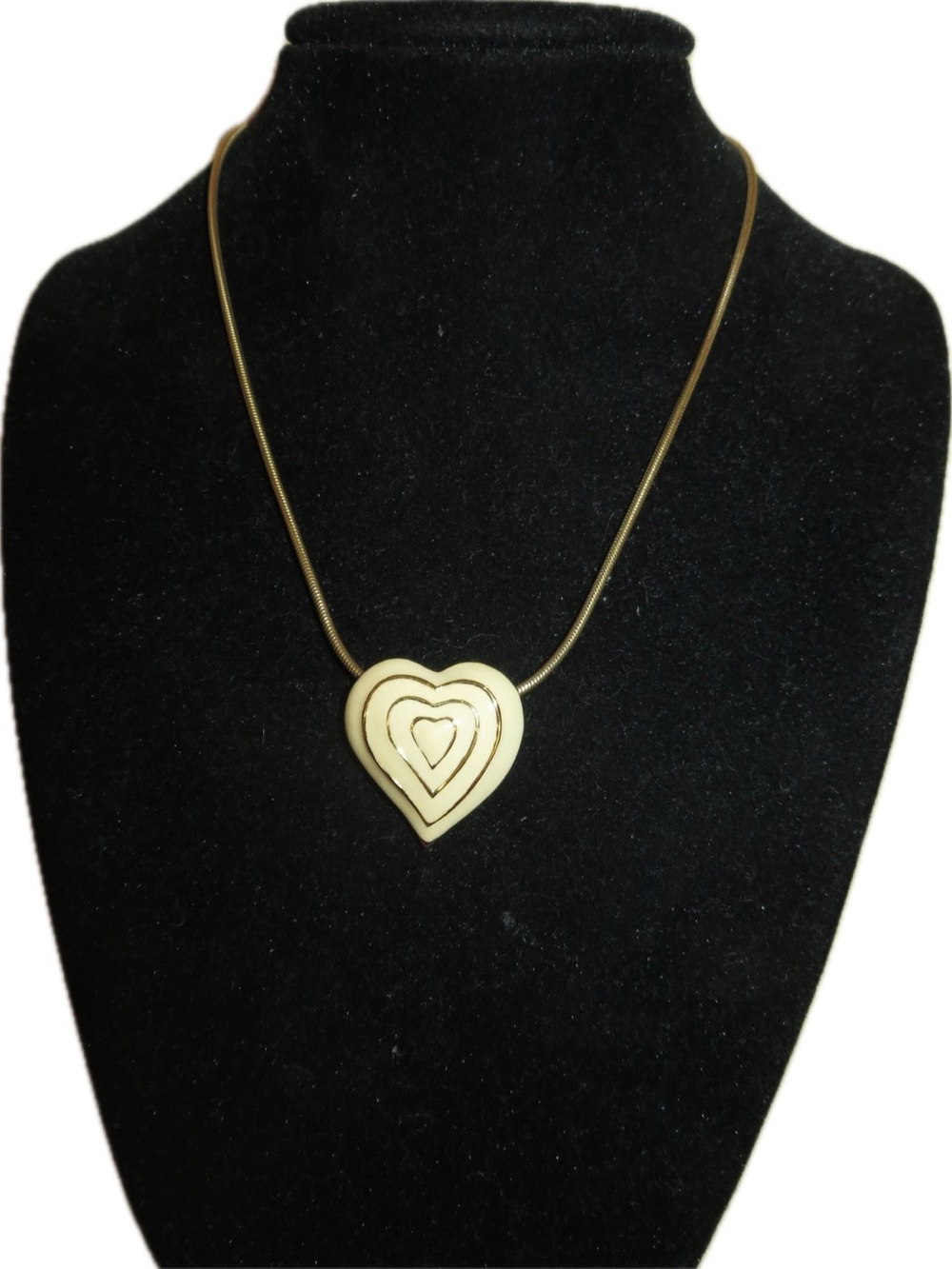 Vintage Signed Monet Gold & Off White Enameled Heart Pendant Necklace